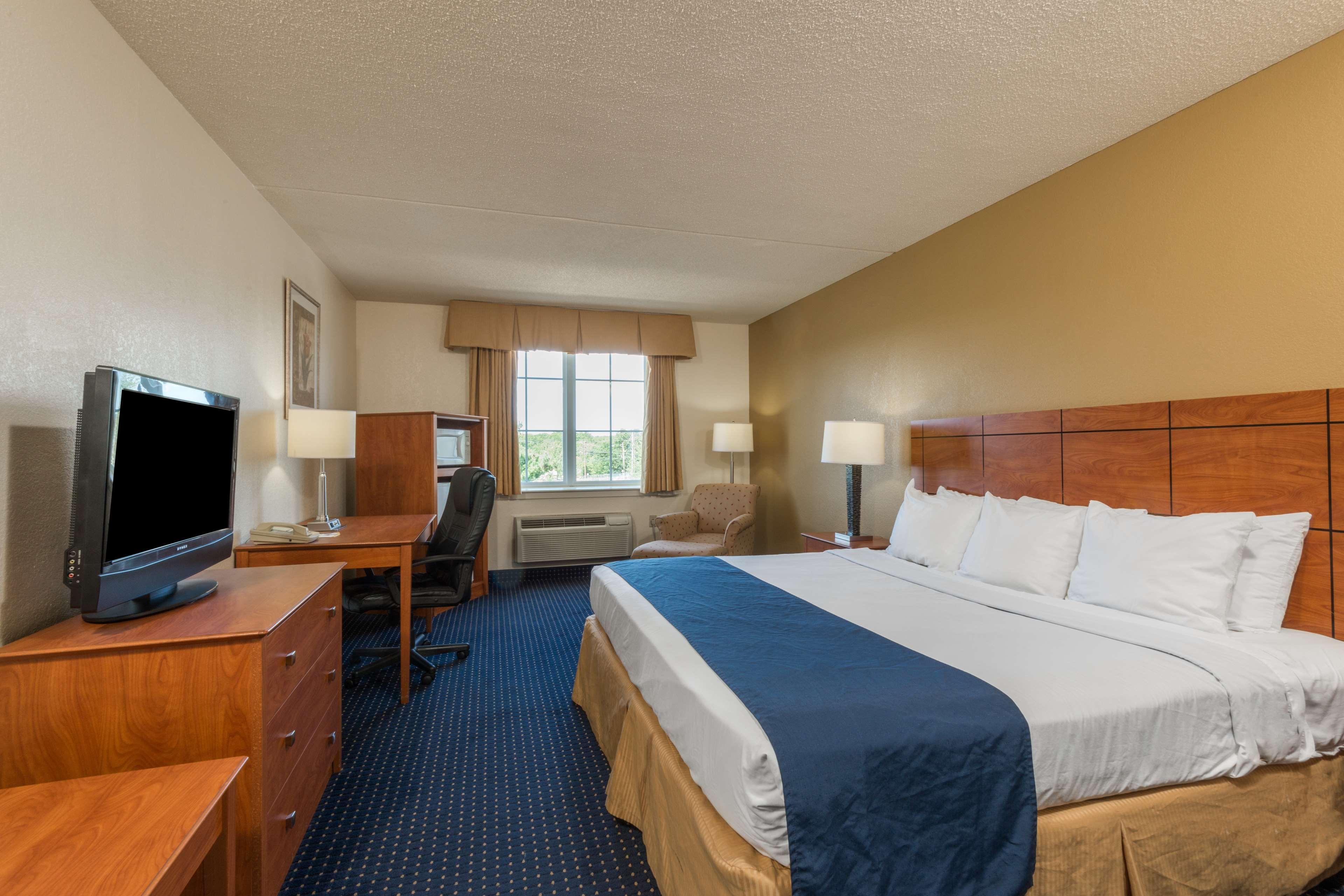 Comfort Inn & Suites Pottstown Eastern Gateway Exterior photo